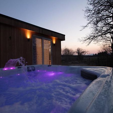 רויברידג' Allt Mor Rentals - Chalet With Hot Tub, And Studio Apartment No Hot Tub מראה חיצוני תמונה