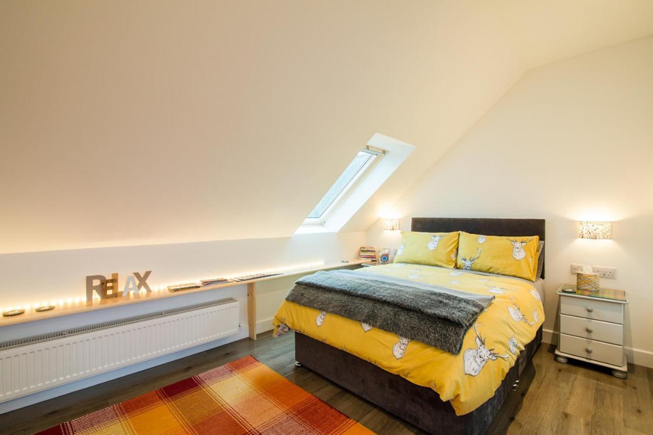 רויברידג' Allt Mor Rentals - Chalet With Hot Tub, And Studio Apartment No Hot Tub מראה חיצוני תמונה