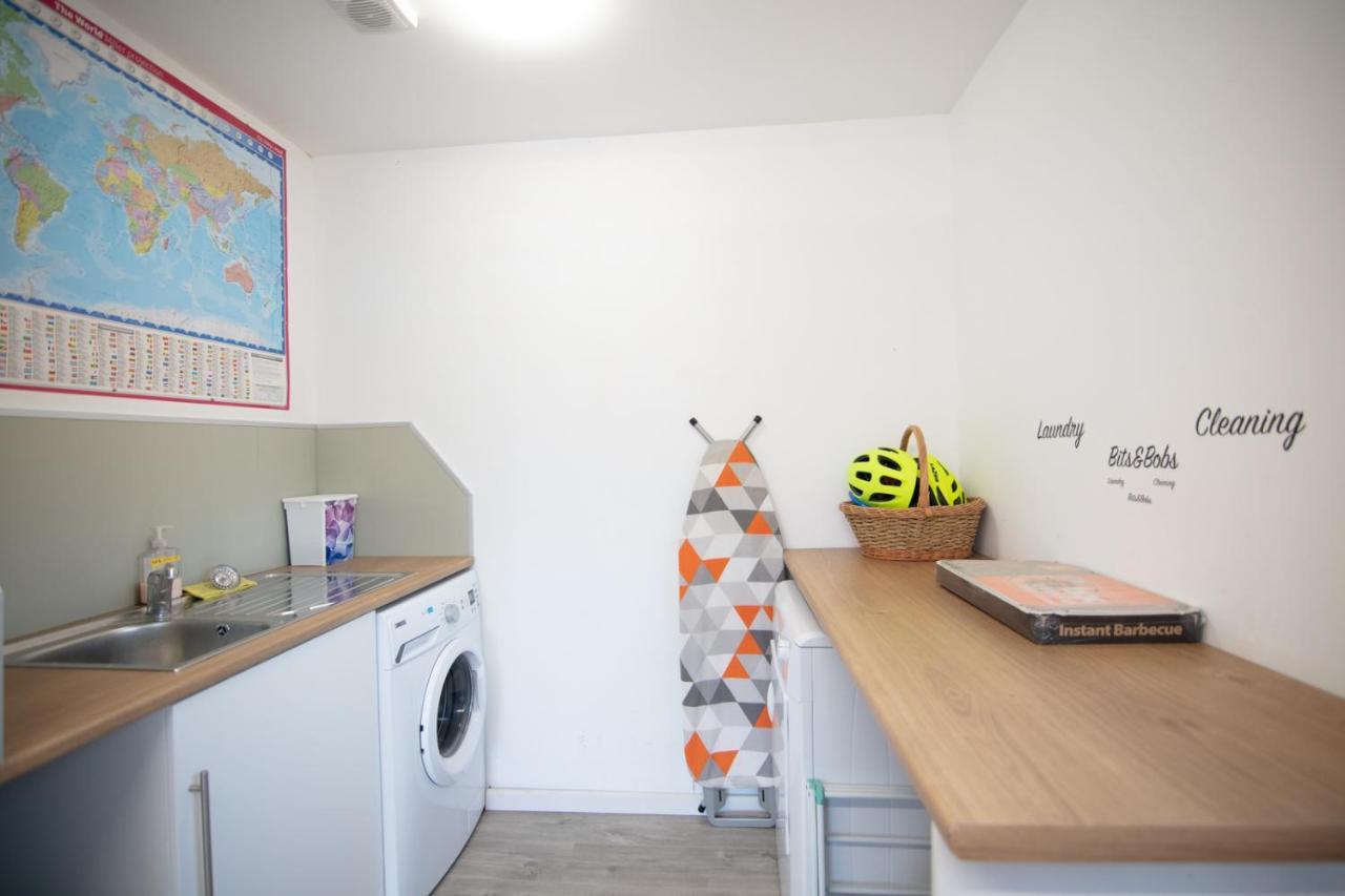 רויברידג' Allt Mor Rentals - Chalet With Hot Tub, And Studio Apartment No Hot Tub מראה חיצוני תמונה