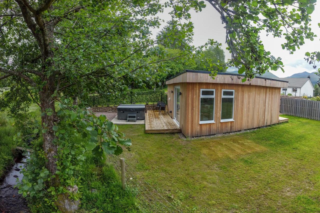 רויברידג' Allt Mor Rentals - Chalet With Hot Tub, And Studio Apartment No Hot Tub מראה חיצוני תמונה